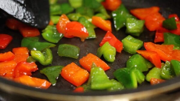Stir-fry until lightly browned, but do not move the bell pepper too much. We are using a small pan since this is only for two people.