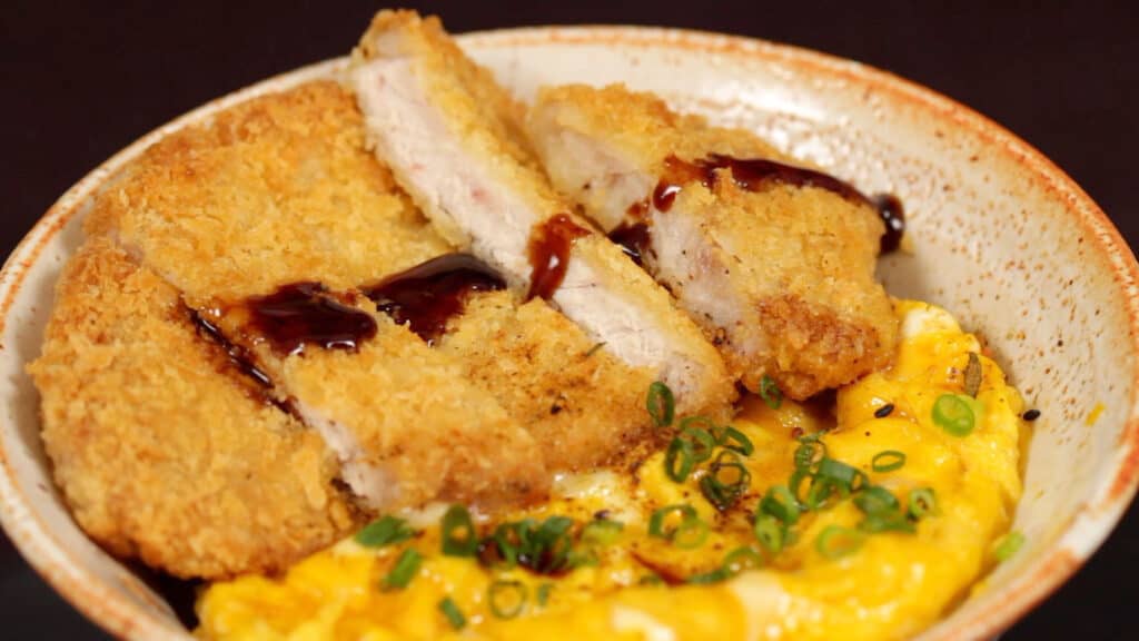 You are currently viewing How to Make Open-Faced Katsudon with Crunchy Pork Cutlet! Tojinai Katsudon Recipe