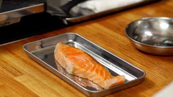 When the surface is deliciously browned, place it onto a tray. Cool it with a fan.