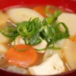 Délice de légumes-racines : maîtriser la soupe Kenchin-jiru de la manière la plus simple !